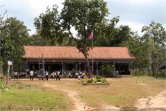 Typická kambodžská nedávno postavená škola